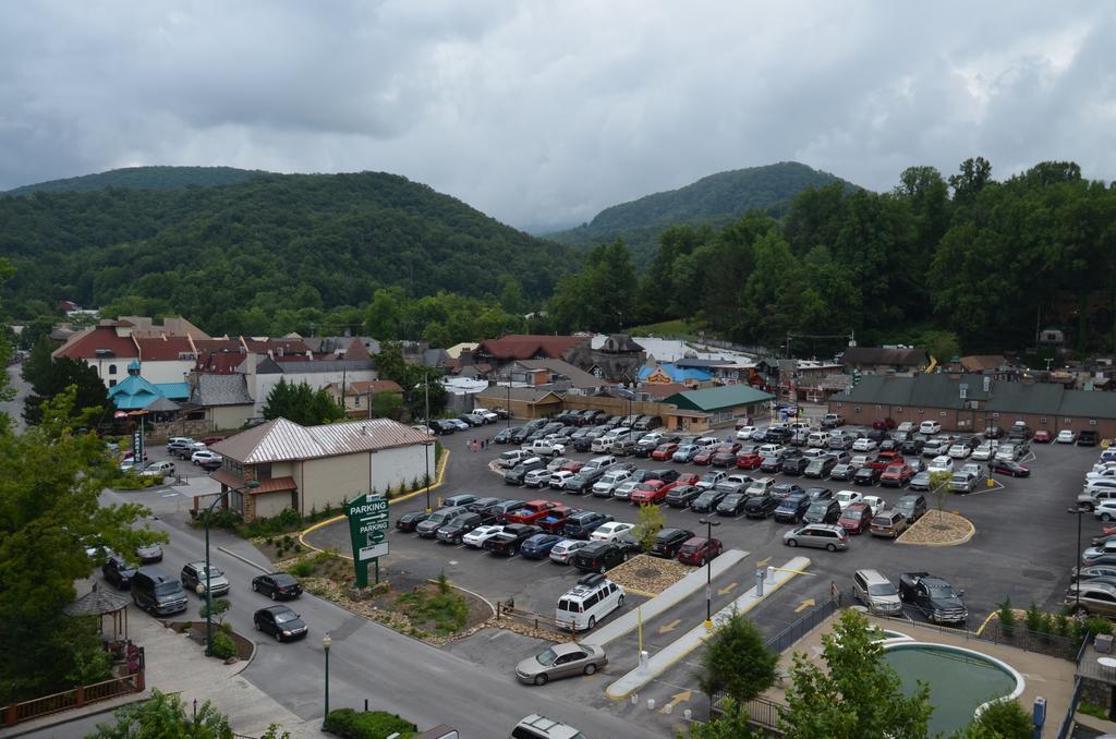 Edgewater Hotel And Conference Center Gatlinburg Exterior photo